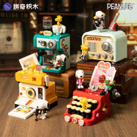 Pantasy 86913- 86916 Snoopy Retro Time Series including Typewriter, Coffe Machine, Camera and Radio