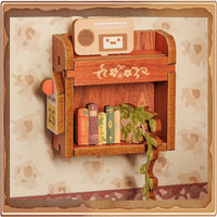 CUTEBEE Book Nook with LED Light Squirrel Collector